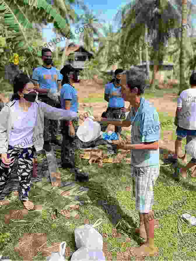 A Photo Of A Group Of Volunteers Distributing Aid To Fire Affected Communities Currowan: A Story Of Fire And Community During Australia S Worst Summer