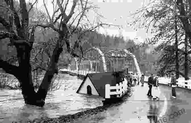 The Disastrous 1964 Christmas Flood Oregon S Greatest Natural Disasters (Oregon Guidebooks)